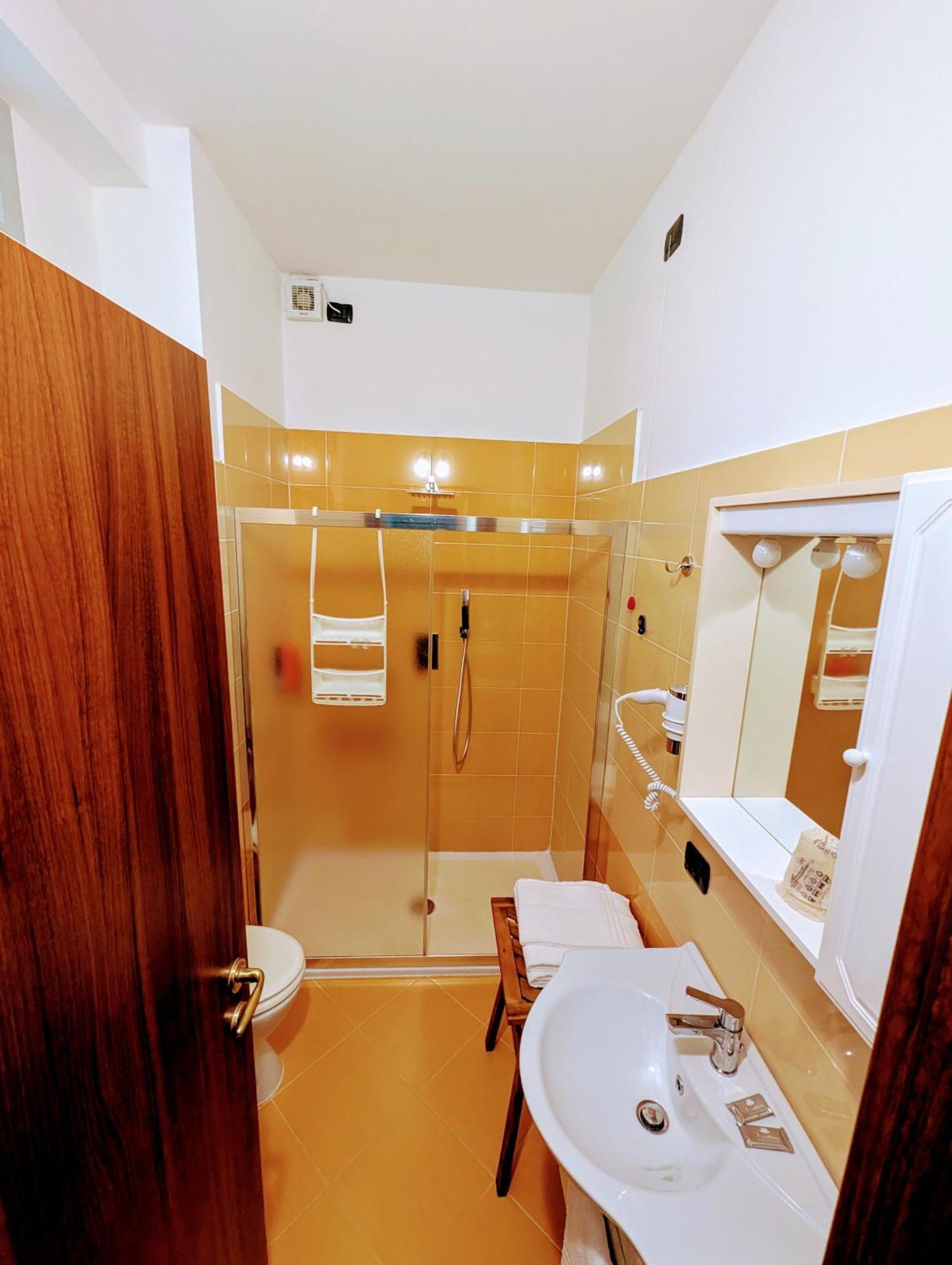 Hotel La Locanda Stresa Ngoại thất bức ảnh